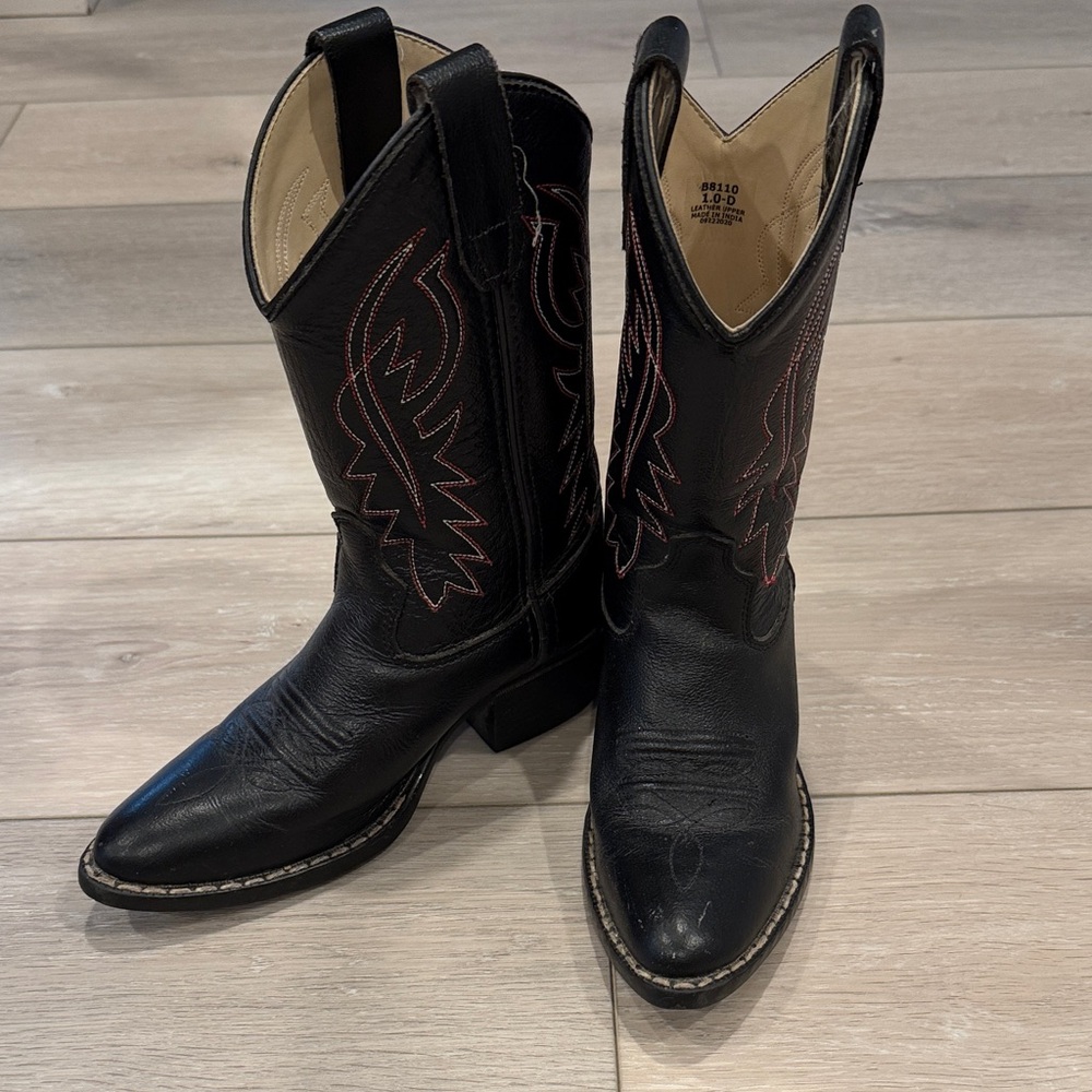 CODY JAMES Leather| Cowgirl Boots| Size 1 - Picture 2 of 9